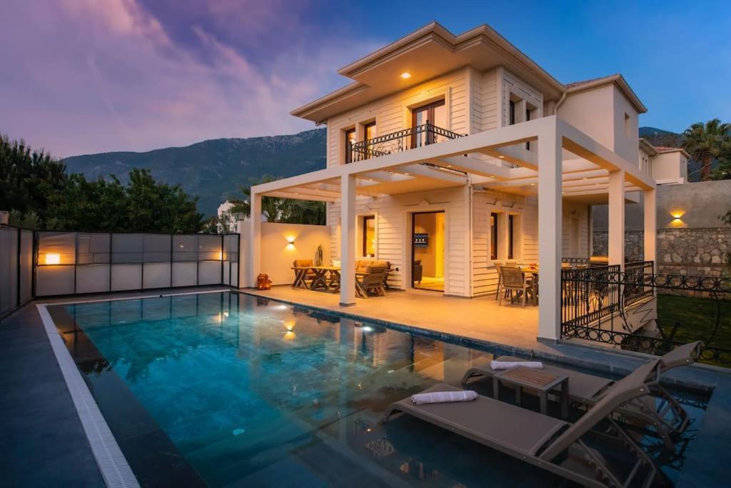 Havuzlu Korunakli Jakuzili Villa Fethiye Exteriér fotografie