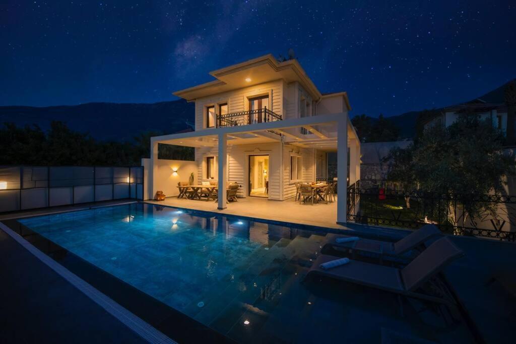 Havuzlu Korunakli Jakuzili Villa Fethiye Exteriér fotografie