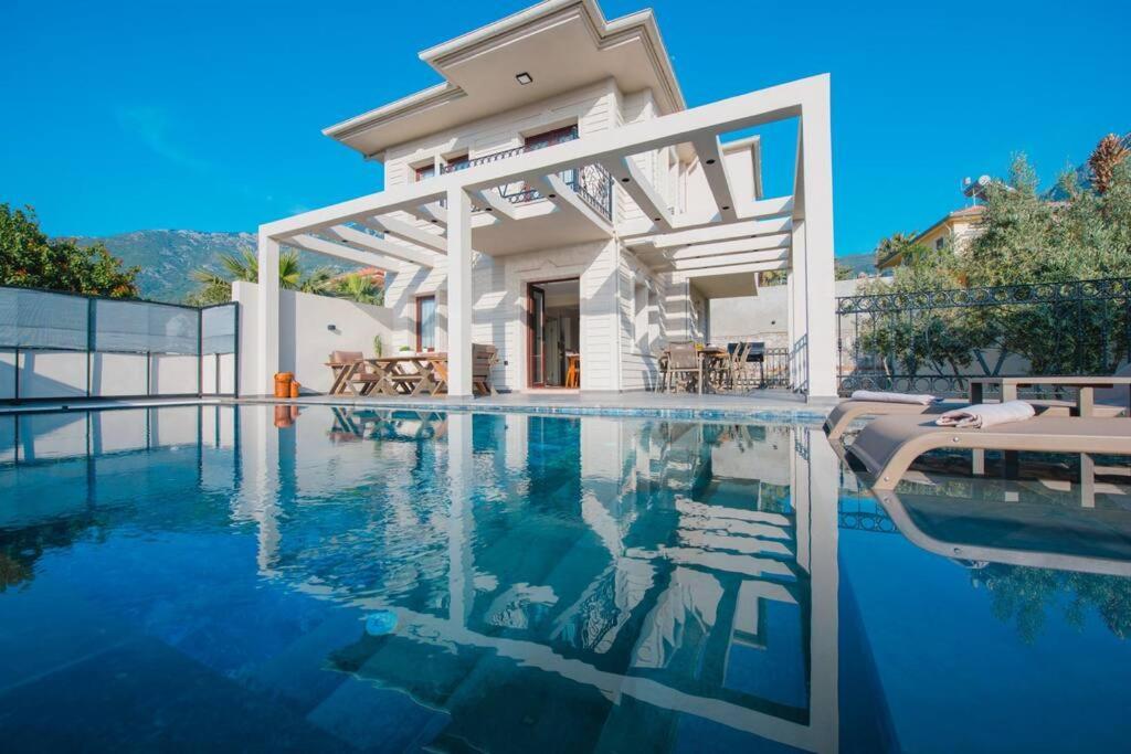 Havuzlu Korunakli Jakuzili Villa Fethiye Exteriér fotografie