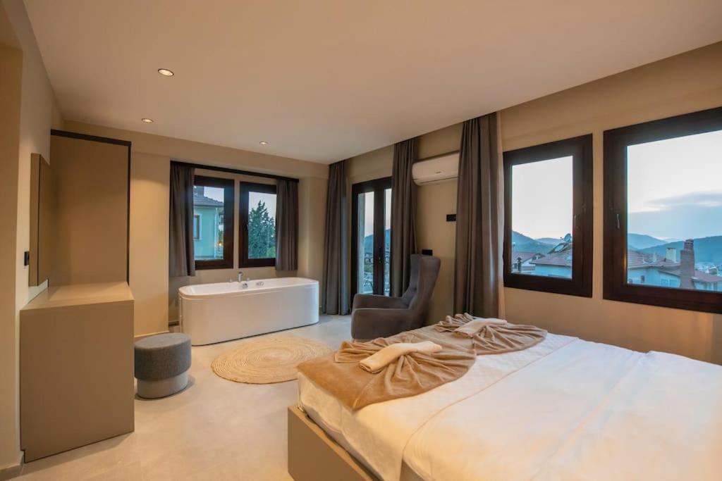Havuzlu Korunakli Jakuzili Villa Fethiye Exteriér fotografie