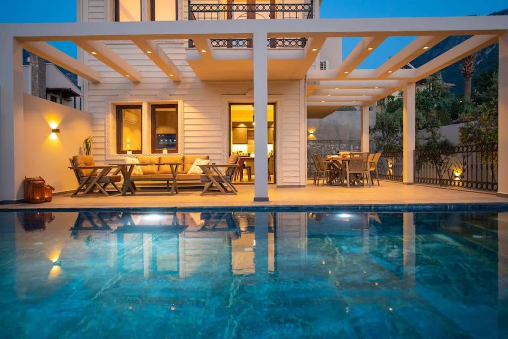 Havuzlu Korunakli Jakuzili Villa Fethiye Exteriér fotografie